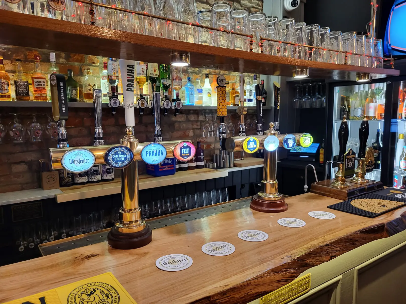 the-bar Ye Olde House Hull Bar