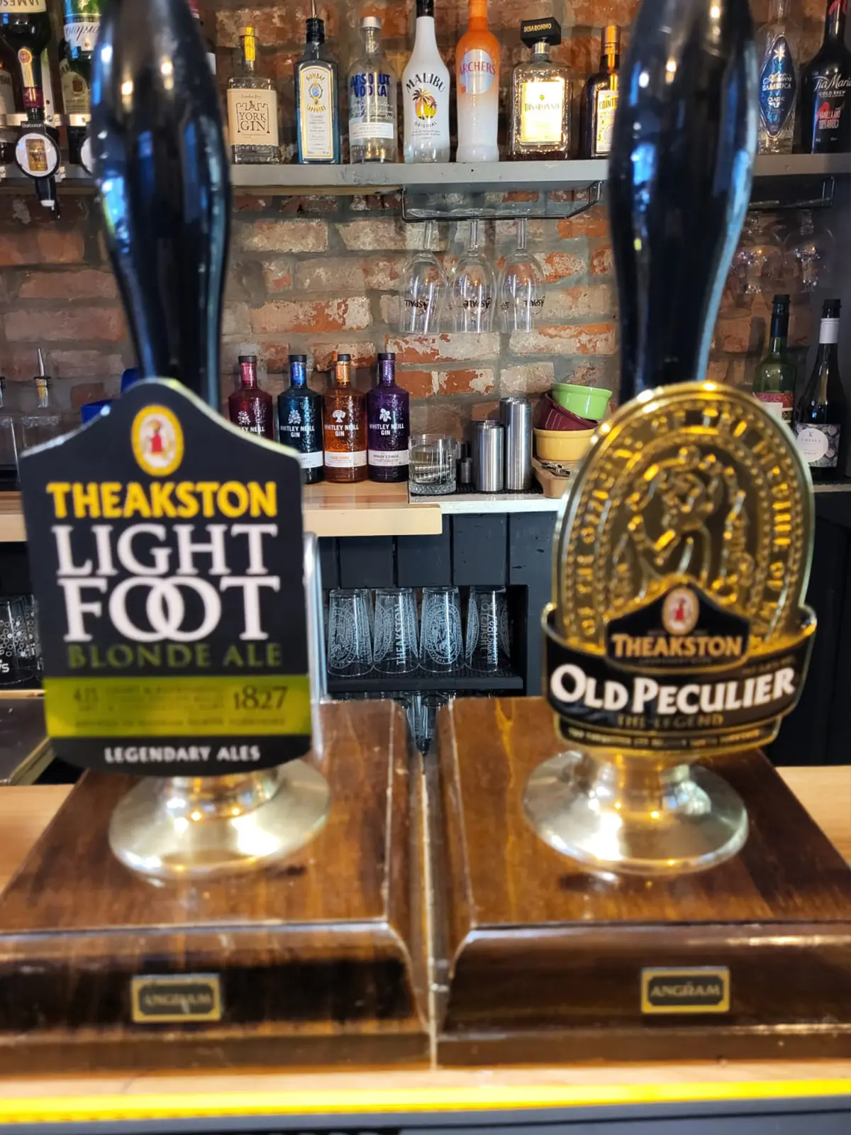 theak Ye Olde House Hull Bar